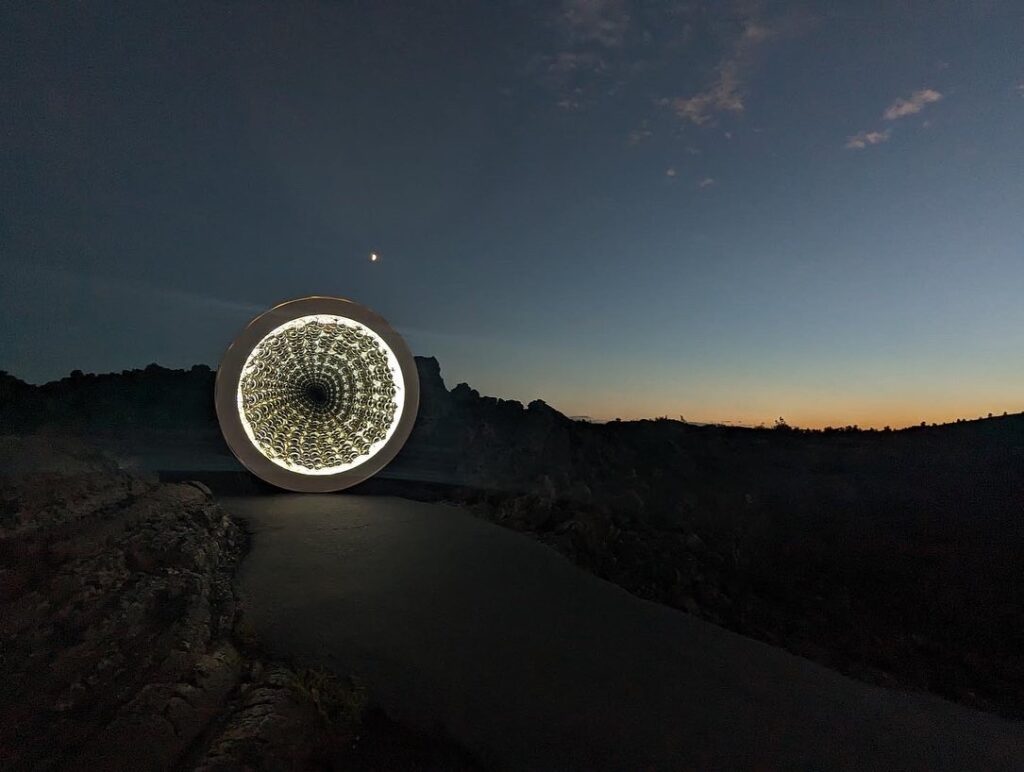 craters of the moon light